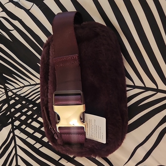 Everwhere Belt Bag 1L - Picture 2 of 11